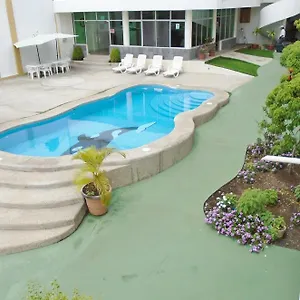 Pelican Bay Hotel